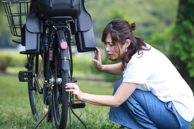 自転車パンク修理の時間はどれくらい？店舗別の料金と目安を解説